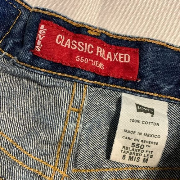 Levi's Classic Relaxed Vintage 550 women's size 6 relaxed fit tapered leg jeans - Picture 3 of 8